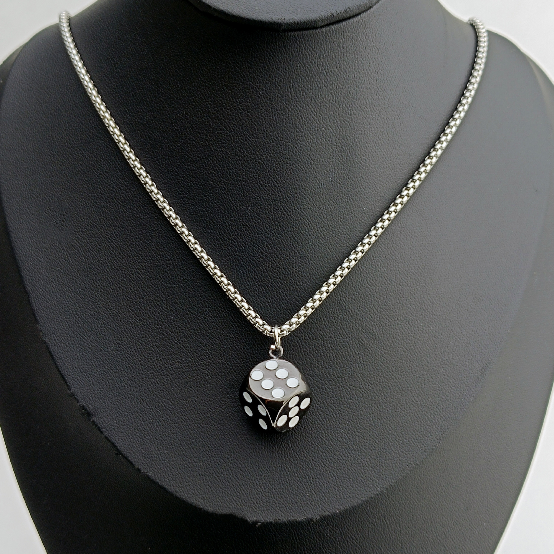 Korean InS-style dice pendant necklace for female hip-hop couple, long sweater chain, non-fading titanium steel necklace accessory details Picture