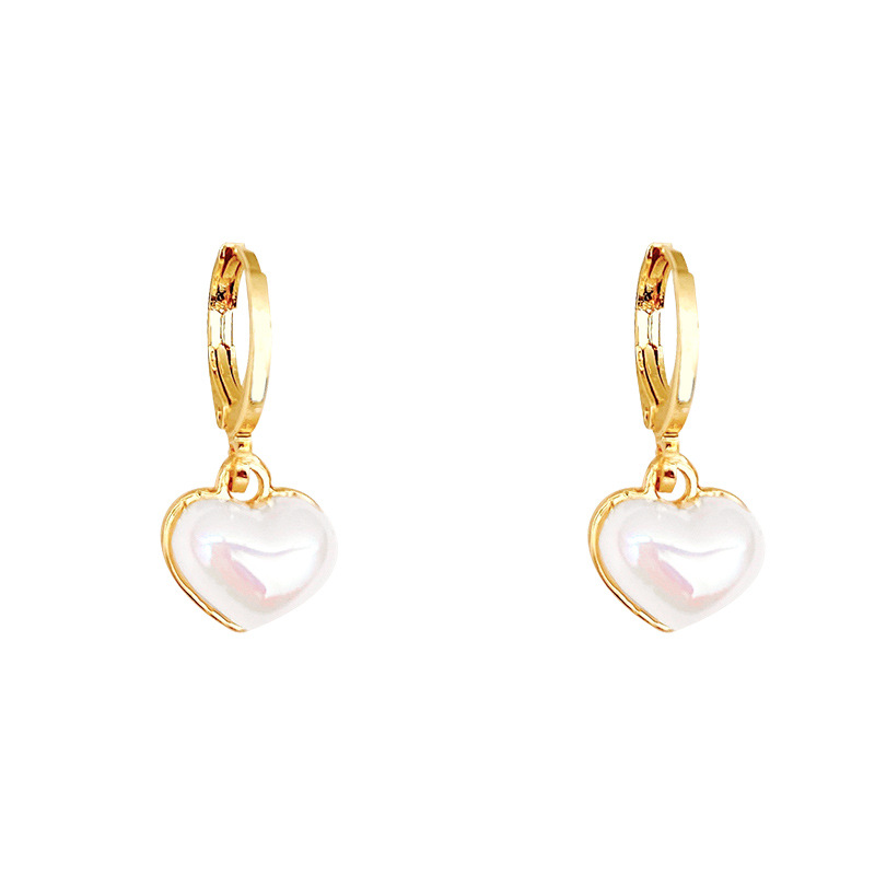 S925 Silver Needle Light Luxury retro heart-shaped pearl Earrings, women's Hong Kong style, fashionable and elegant, high-end, simple heart-shaped earrings Item Picture
