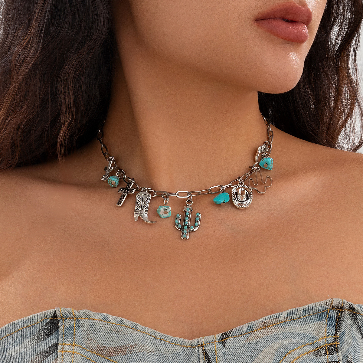 European and American cross-border jewelry: Simple and multi-element bull head pendant necklace with a fashionable sense, alloy multi-layer tassel collarbone chain full figure
