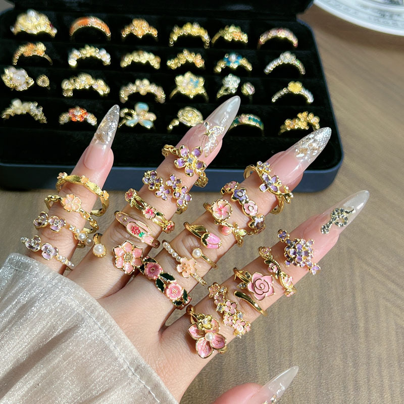 Wholesale hot-selling cross-border InS-style "A Hundred Flowers in Full Bloom" series of retro flower light luxury high-end rings and personalized accessories Specification drawing