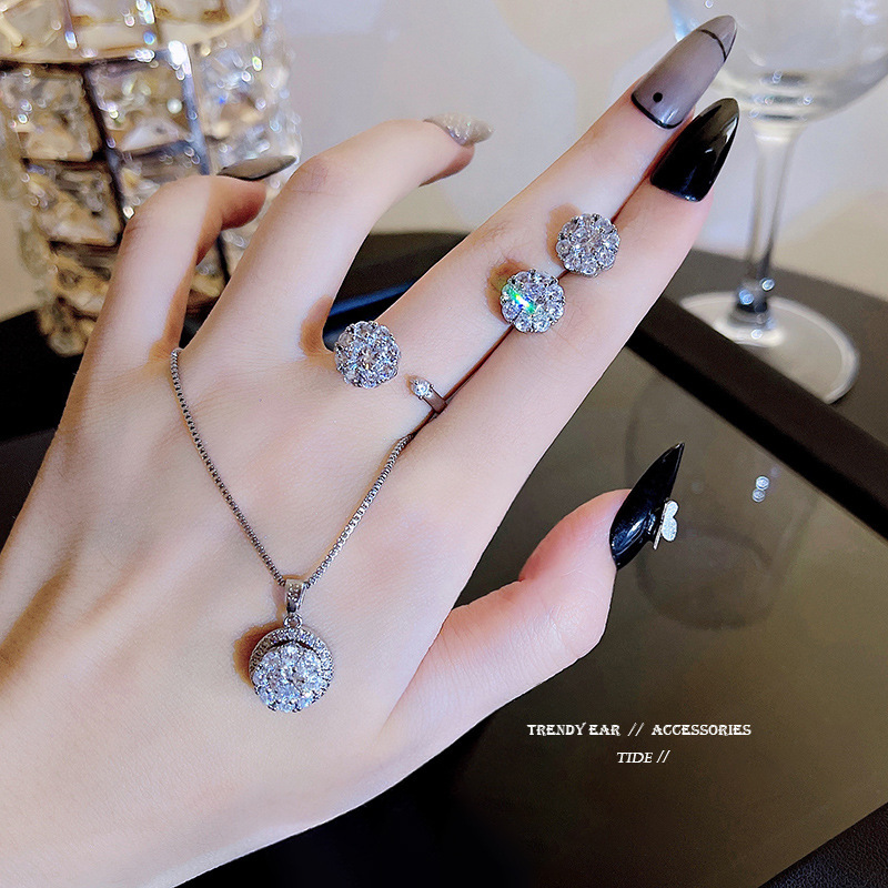 ins Trendy Douyin bestseller Rotating Set stud earrings Women's super Flash Zircon open ring High-end fashion accessory Specification drawing