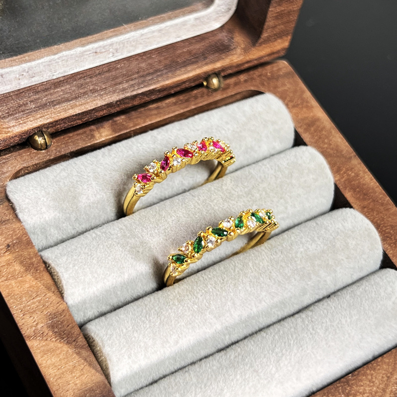 The new retro red, green and diamond small and exquisite open ring is popular on Instagram. It has a cool style and is versatile. It's a trendy ring Specification drawing