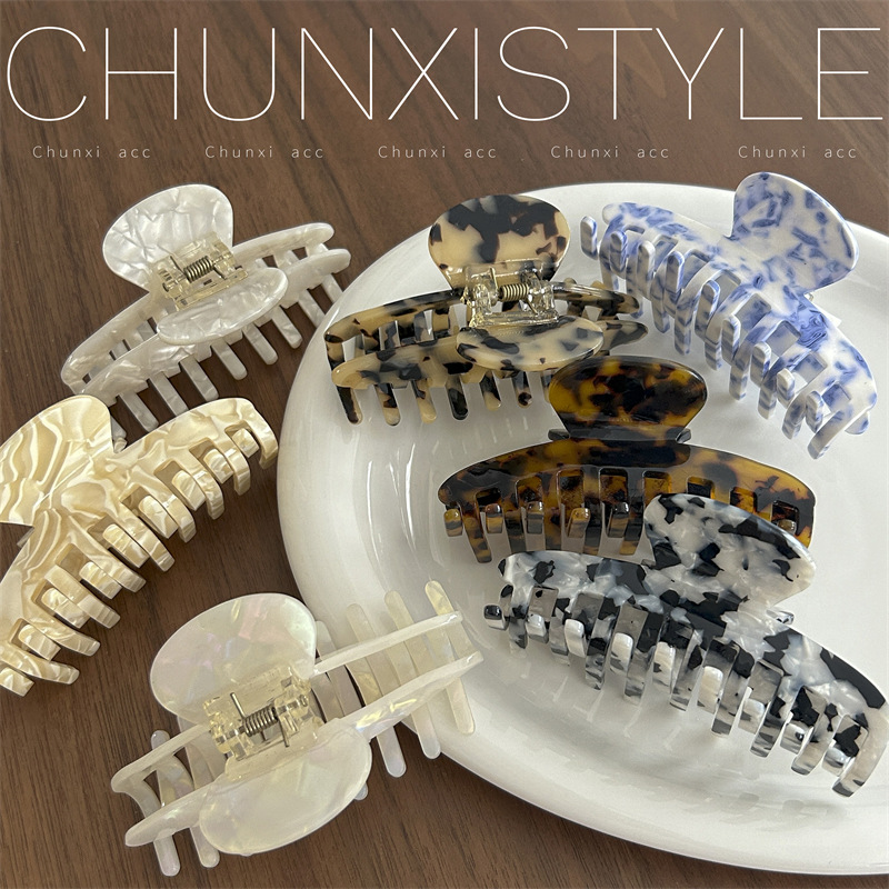 The new French high-quality acetate hair clips and hairpins from Korean Instagram are fashionable and retro tortoiseshell color and women's shark clips Application Scenario