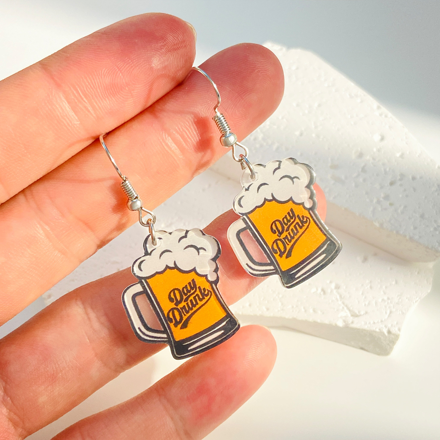 Cross-border new faux beer earrings, women's creative design acrylic European and American style earrings, wholesale of Beer Festival earrings full figure