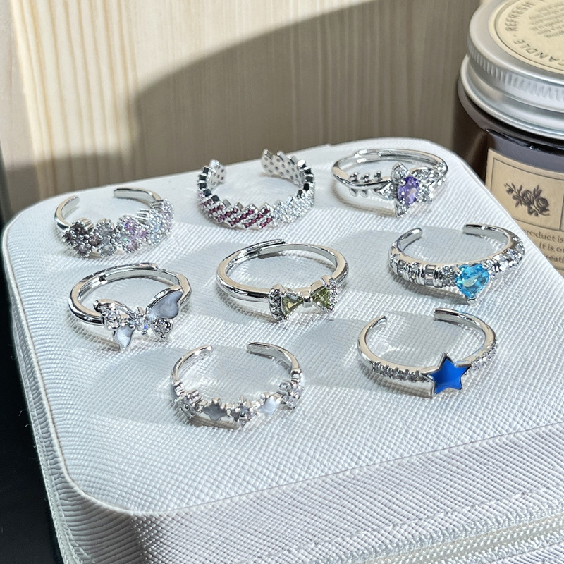 The new minimalist and fresh color series butterfly heart sweet and cool geometric open ring is a delicate and elegant ring for women details Picture