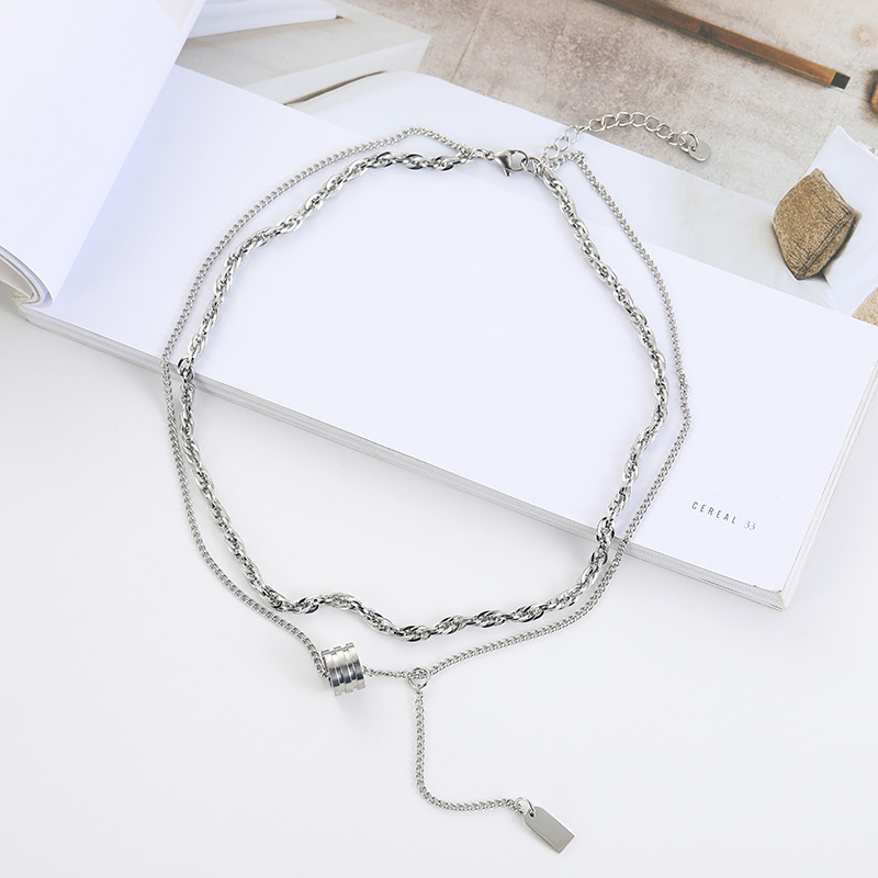 Wholesale of new cross-border European and American style cross-shaped titanium steel necklaces for men with a niche hip-hop retro style on Instagram Specification drawing