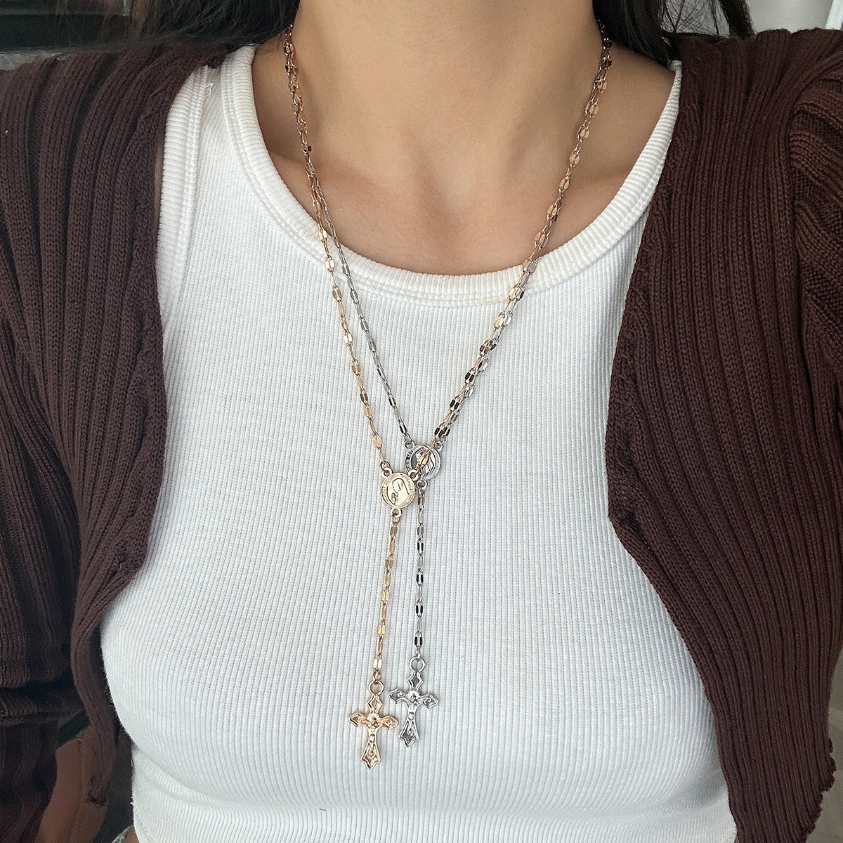 European and American cross-border jewelry, fashionable cross alloy pendant necklace, versatile studded with gemstones and beaded collarbone chain full figure
