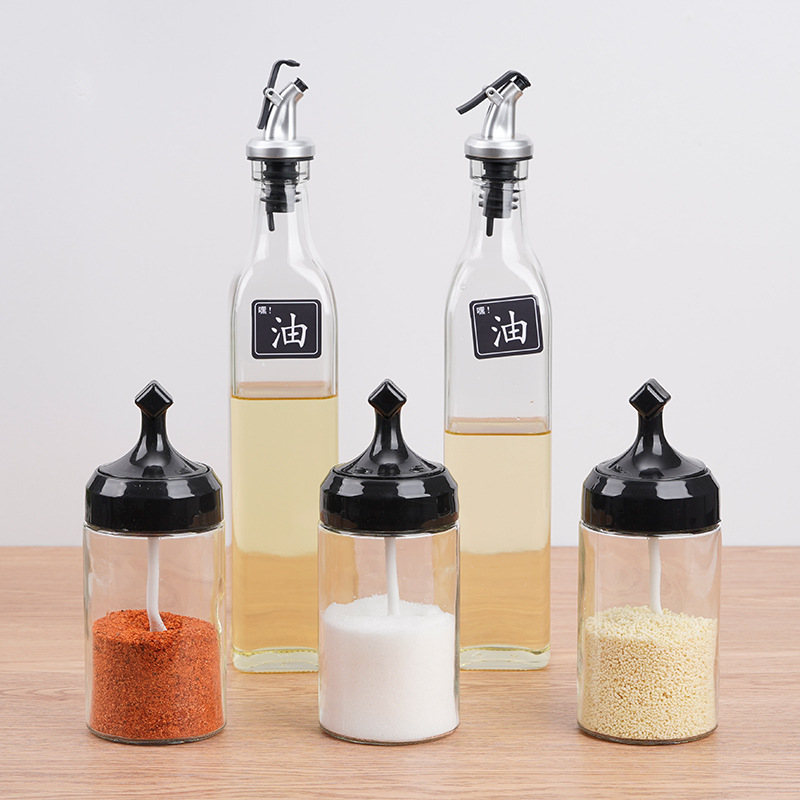 Love Journey Kitchen Seasoning Bottle, household sealed glass oil pot, salt jar, seasoning jar, spoon and lid integrated seasoning bottle Application Scenario