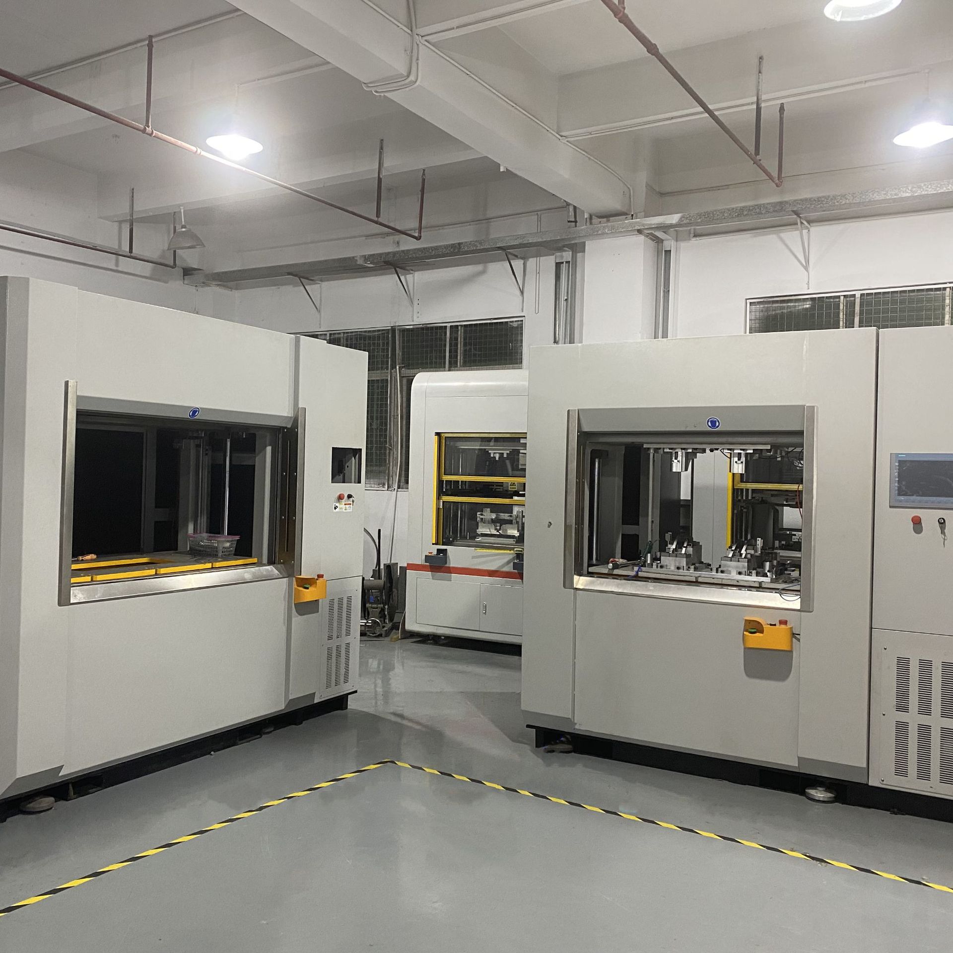 Dongguan vibration friction welding machine, car lamp friction machine mold, intake pipe mold, fixture manufacturer direct sales details Picture