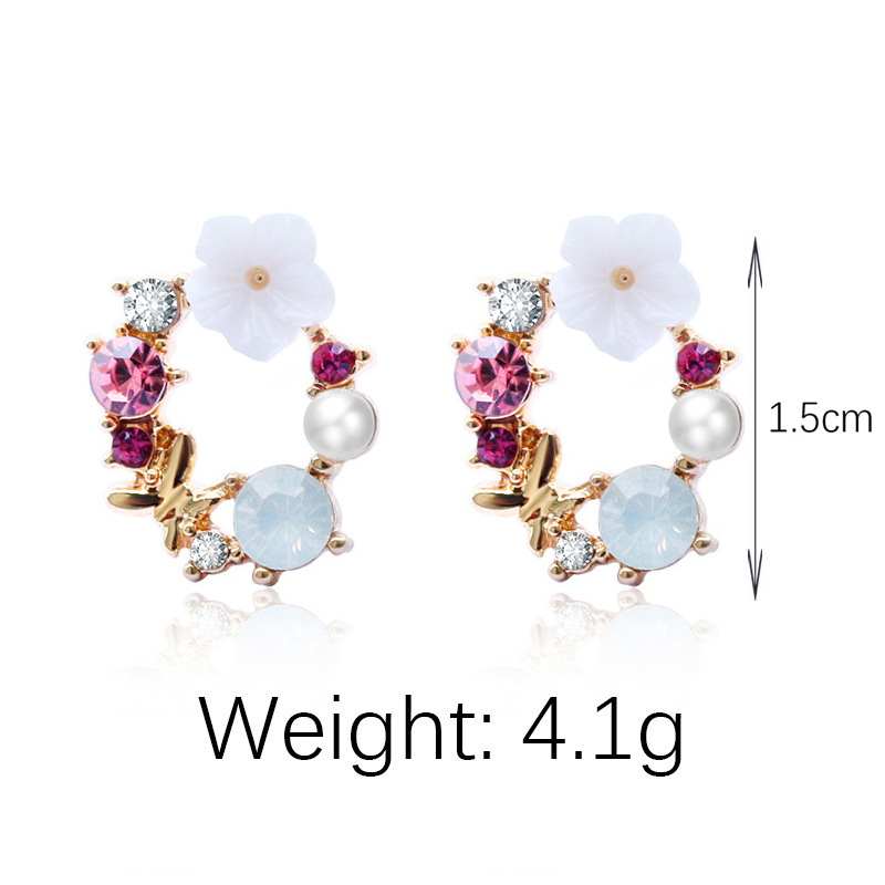 The new Korean-style creative earrings, sweet flower stud earrings, and girlish pearl bow garland earrings are selling well Application Scenario