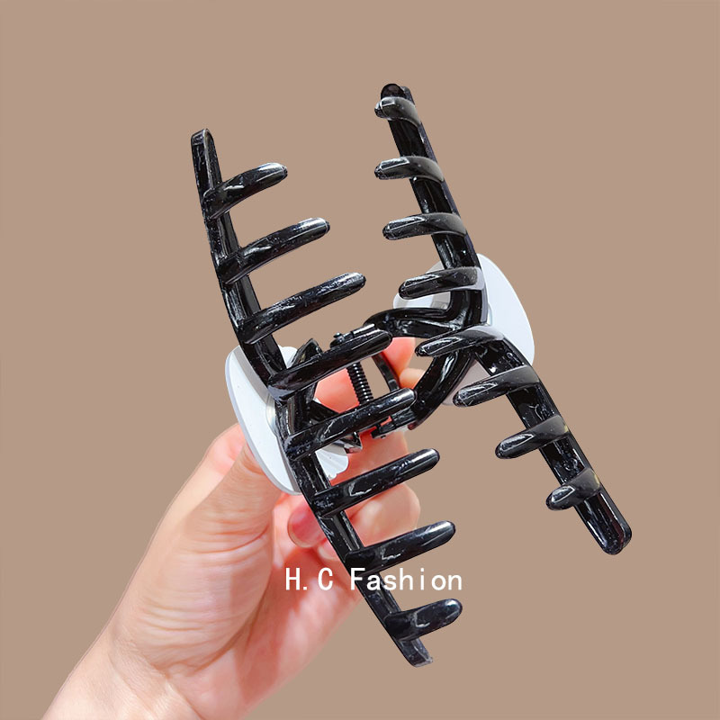 Cute and girlish cat hair clips, female back head updo hair grabber, sweet shark clip, high-quality hair clips and hair accessories Application Scenario