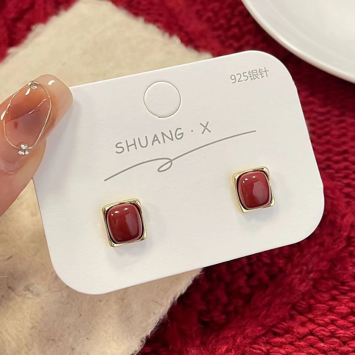 The Ankola red festive stud earrings for women in 2025 are a trendy, niche, retro and versatile pair, perfect for the Spring Festival Application Scenario