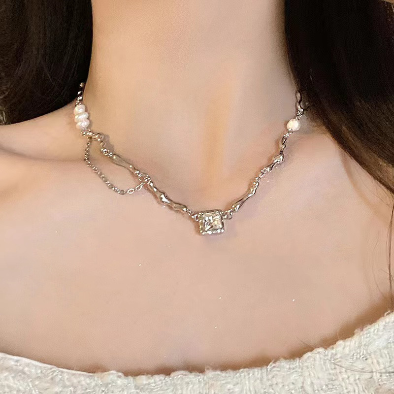 Baroque pearl black zircon necklace for women on Instagram, hip-hop cold style, hot girl collarbone chain, titanium steel, non-fading accessory Specification drawing