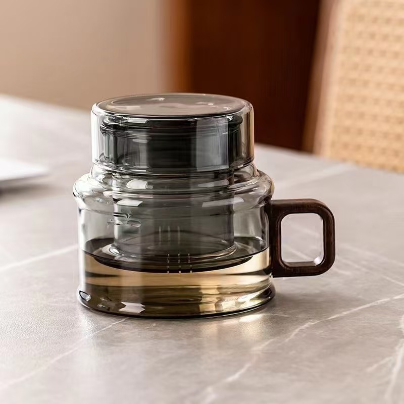 High borosilicate glass squat pot, thickened heat-resistant tea water separator pot, fruit flower teapot, cold brewing water bottle, coffee cup Application Scenario