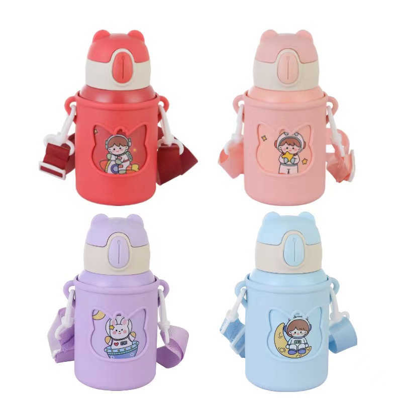 Wholesale and printing of children's straw cups, cartoon double-layer stainless steel insulated cups, student silicone sleeves, large-capacity insulated kettles Application Scenario