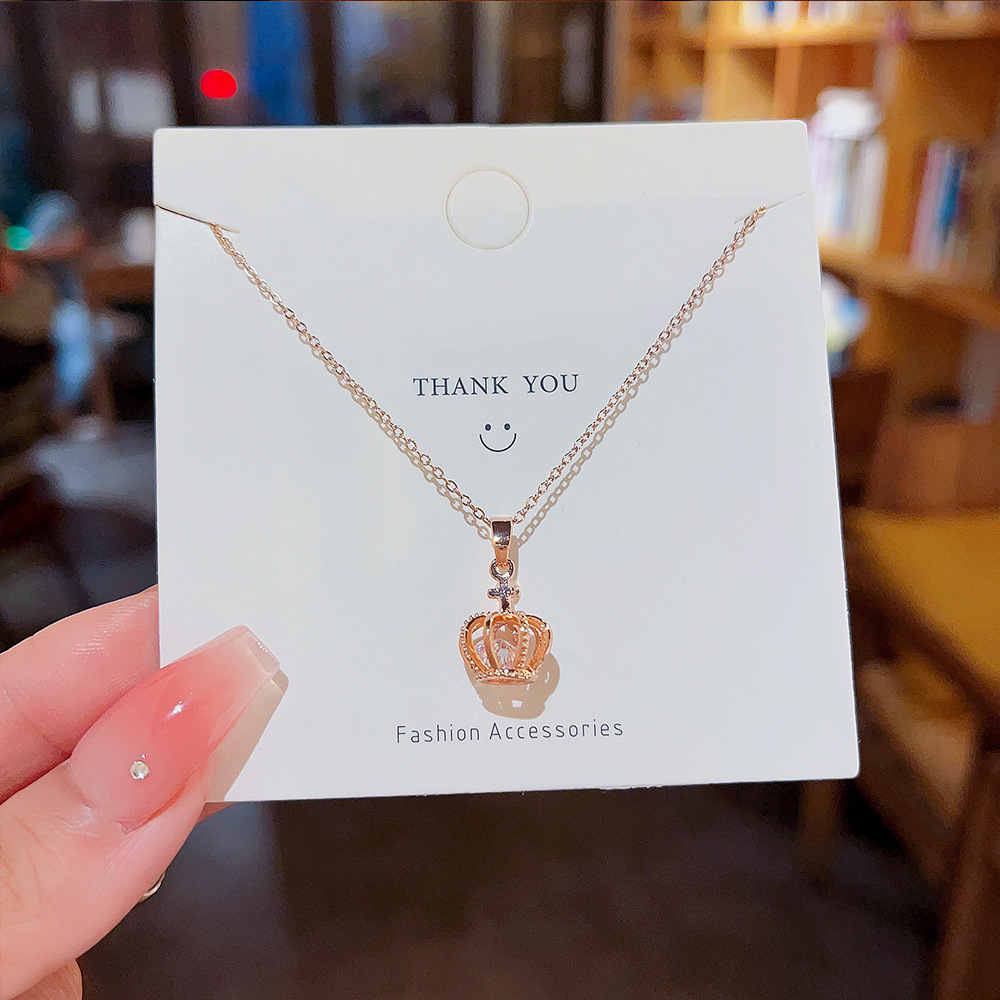This is a light luxury necklace with a niche design sense in the style of Japanese and Korean Instagram. It features a fashionable and elegant zirconium-inlaid collarbone chain and is a popular online hit details Picture