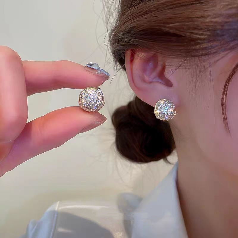 Super sparkling light luxury Full diamond ball ear buckle earrings, a new style in 2025, exuding an exquisite and high-end feel, versatile and stylish bestsellers full figure