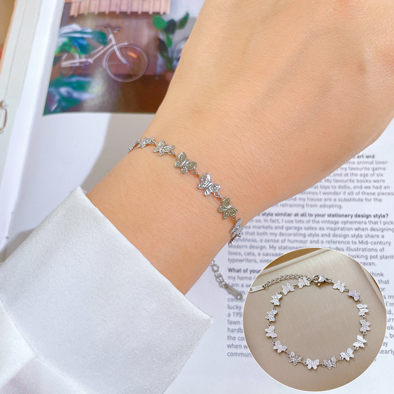 【 All-titanium Steel 】 Butterfly retro Dongdaemun, minimalist style, gold bracelet inside the furnace, female Internet celebrity, retro best friend Application Scenario