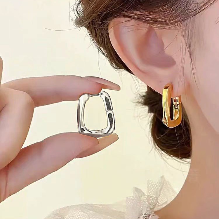 European and American minimalist plain bezel geometric earring earrings, a niche design with a high-end feel, a new 2025 bestseller for women full figure