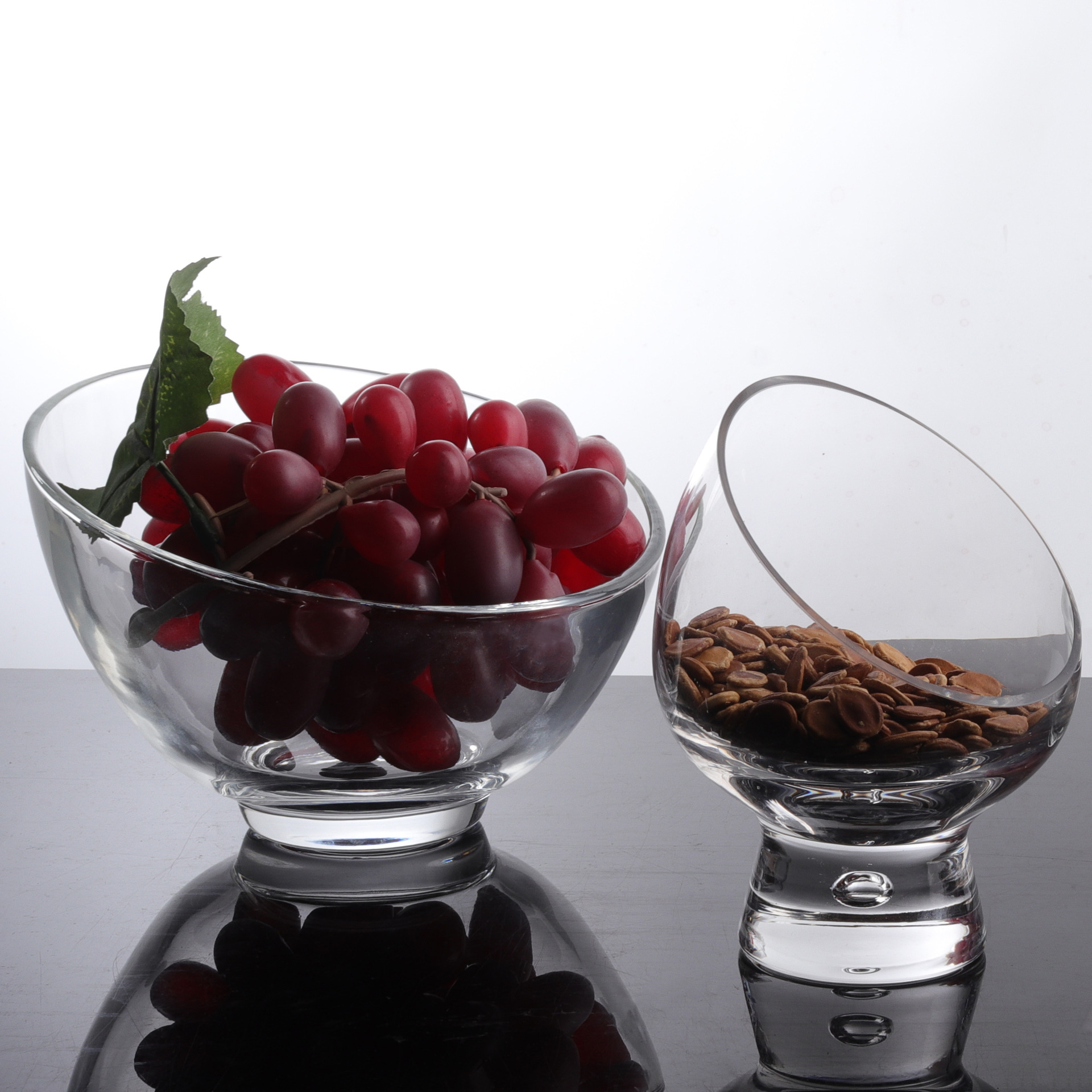 Transparent glass slanted salad bowl, household European-style slanted vegetable and fruit bowl, hotel and restaurant slanted dessert bowl Application Scenario