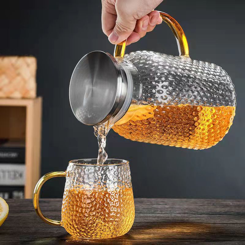 Hammer-patterned cold water bottle, large-capacity glass, rice-grain patterned cold water bottle, high borosilicate cold boiled water bottle, household juice bottle for cold brewing Application Scenario