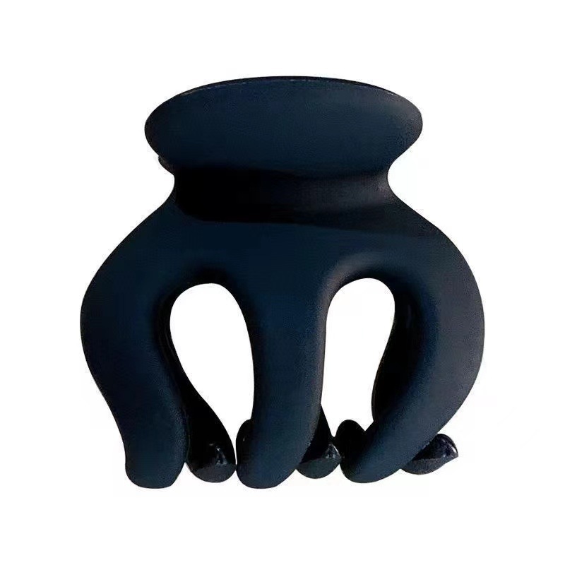 A large-sized high ponytail clip for fixing, the same style hair clip as Jin Chen's, a small claw clip headwear, and a shark clip on the back of a woman's head Item Picture