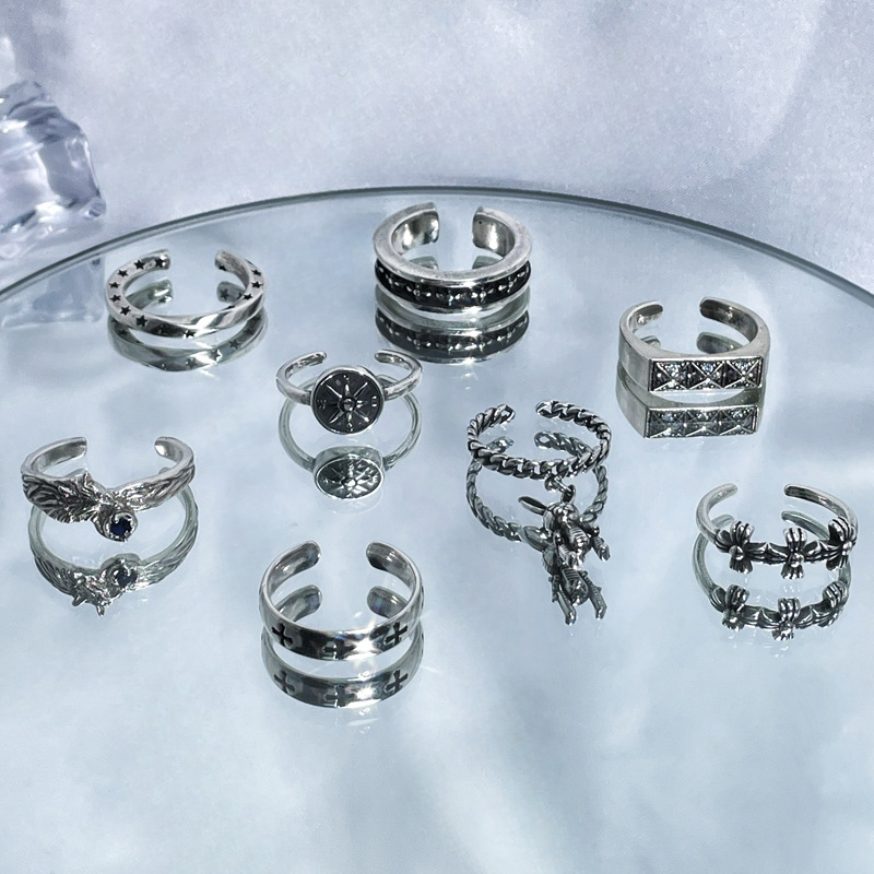 A retro, cool, aged, individualistic punk open-mouth ring for women, an Instagram cold style, fashionable and elegant index finger ring accessory Specification drawing
