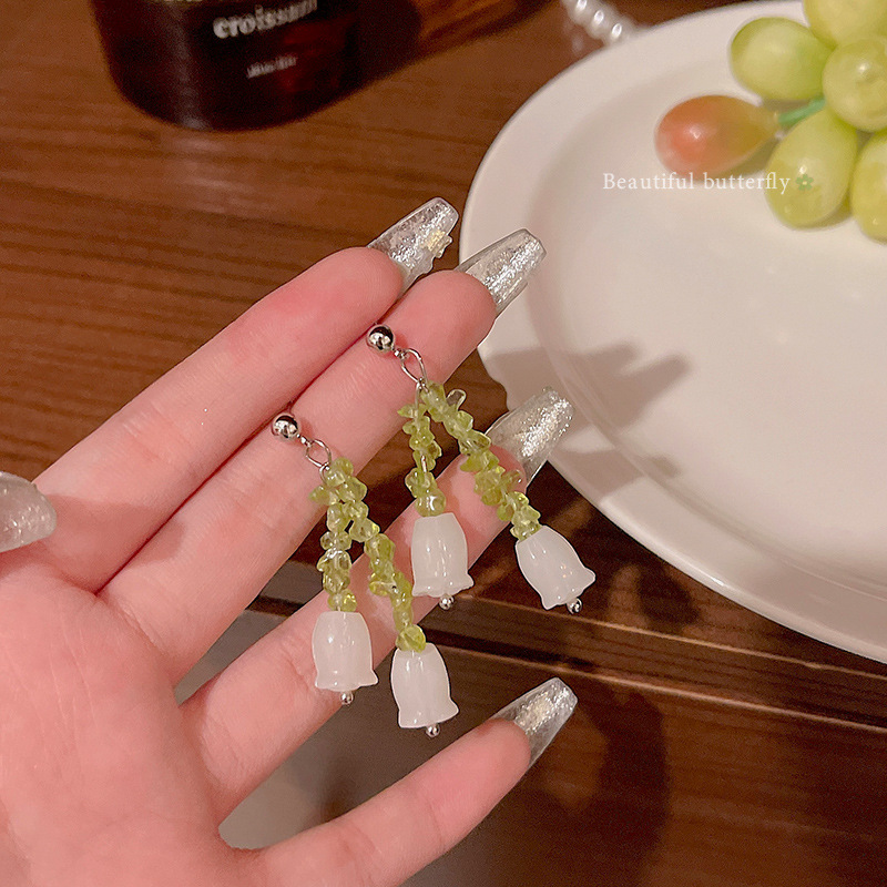 S925 Silver Needle Fresh and delicate Lily of the Valley Earrings, women's summer new style green tassel stud earrings, high-end earrings wholesale full figure