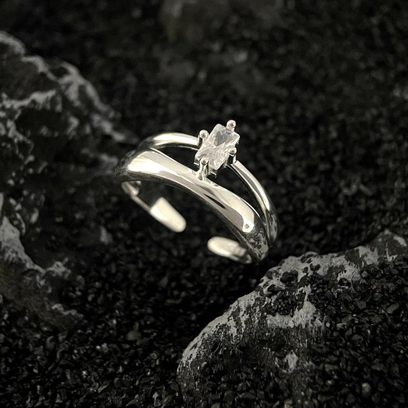 This simple and individual double-layer square diamond open ring exudes a sense of sophistication for women. It features a cold and niche design in an Instagram style, making it a popular food ring full figure