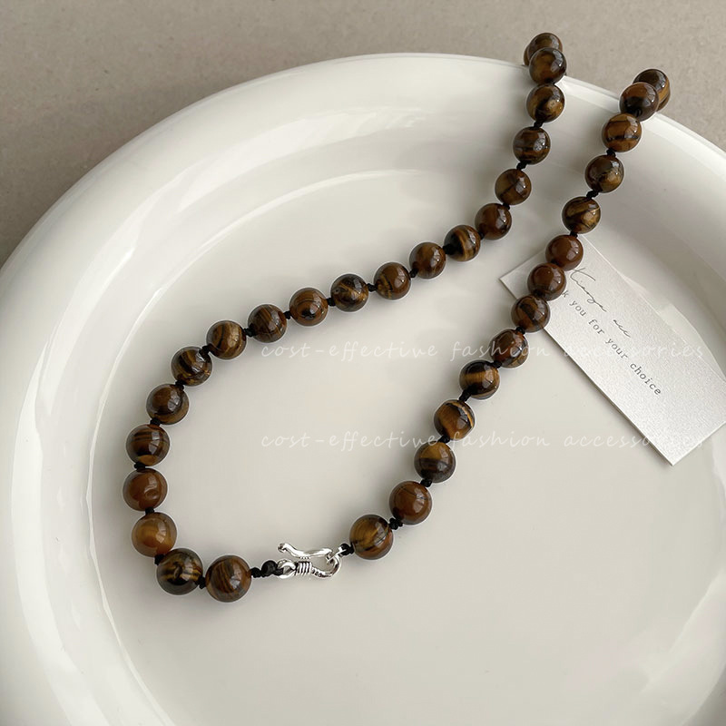 Autumn and winter tiger's eye stone beaded necklace, light luxury and niche retro sweatshirt, collarbone chain, cold style sweater chain Application Scenario