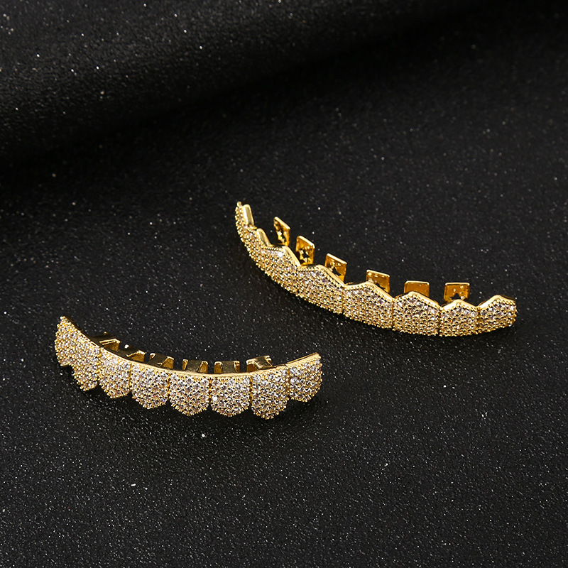 New gold-plated 4A micro-inlaid zircon hip-hop diamond gold dentures for men and women, Halloween dentures Grills Application Scenario