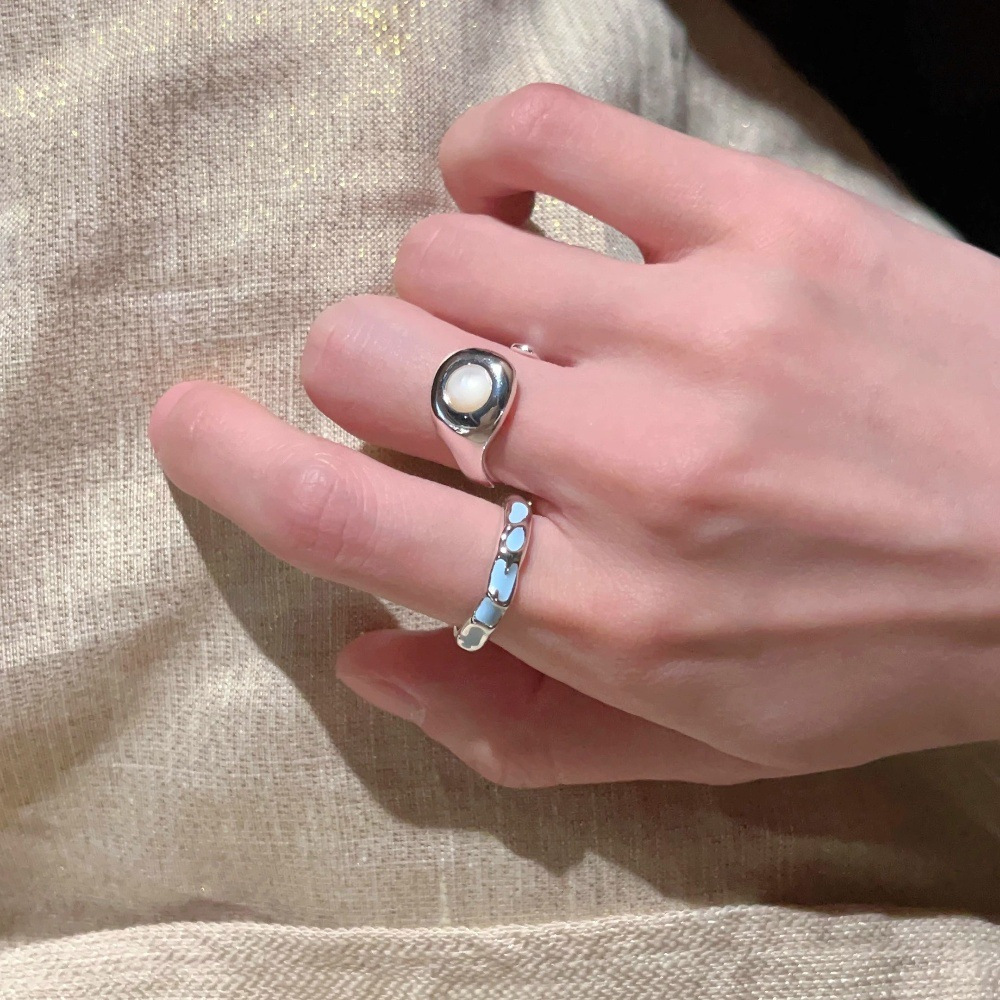 Dopamine enamel ring for Women 2024 New bestseller, niche design, unique decorative ring, ins index finger ring Application Scenario