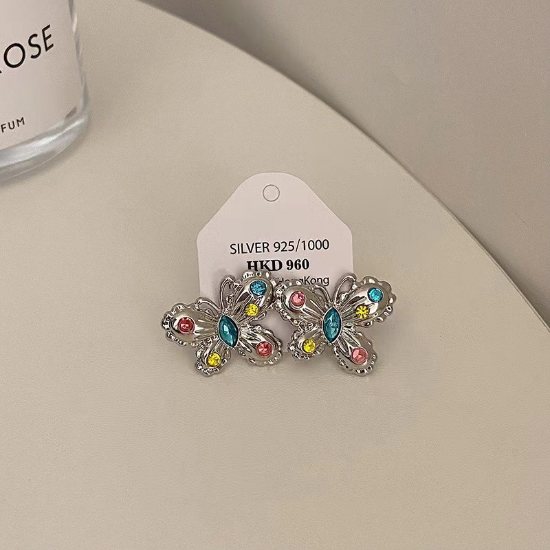 Light luxury colored diamond butterfly stud earrings for women, fashionable and versatile, with a niche and elegant design and a high-end feel. 2025 new style earrings Application Scenario