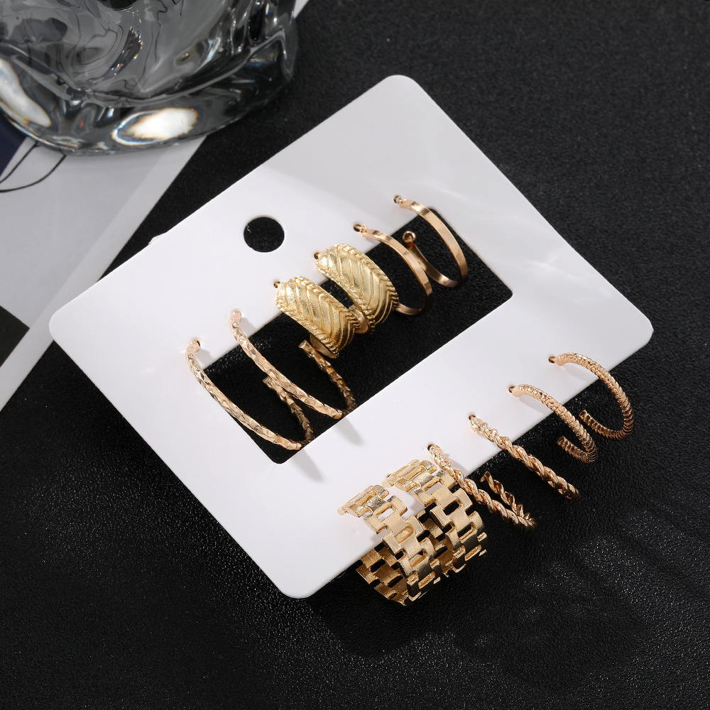 Wholesale of new light luxury cross-border accessories from Europe and America, including ins card-mounted earrings, creative gold watch chain-style 6-piece earrings Application Scenario