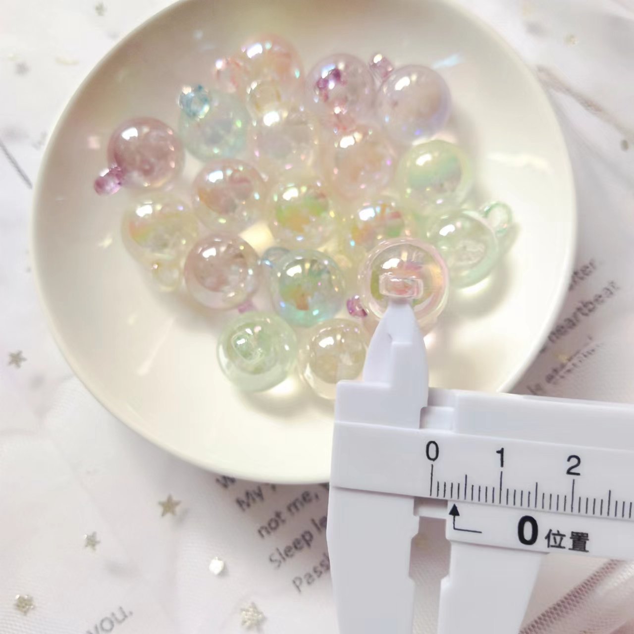 Luminous acrylic U beads with a bright 16mm round bead hanging hole, handcrafted DIY hair rope, rubber band, car hanging accessory Specification drawing