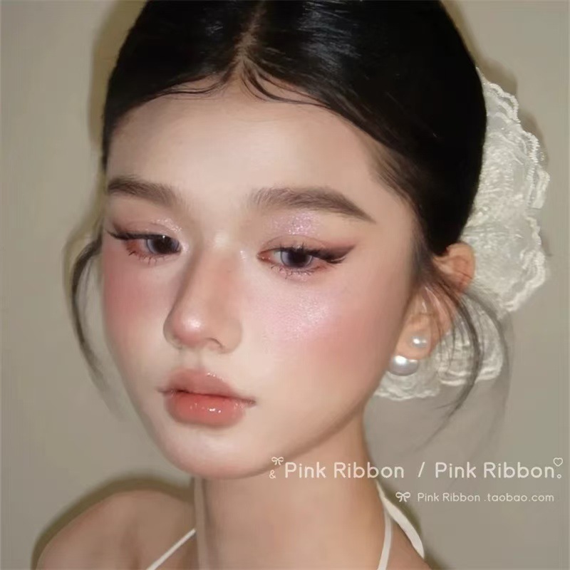 A new early spring style of Korean white lace hair tie headpiece, with a sweet French Korean girl style and a large intestine circle details Picture