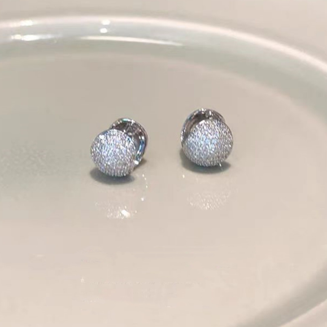 Super sparkling light luxury Full diamond ball ear buckle earrings, a new style in 2025, exuding an exquisite and high-end feel, versatile and stylish bestsellers Application Scenario