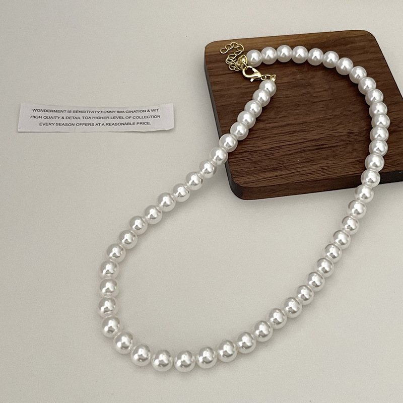 The small pearl necklace exudes a retro and light luxury vibe for women. The collarbone chain is a niche and elegant necklace with a simple design Specification drawing