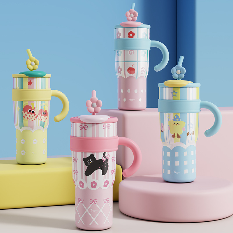 Wholesale of new cartoon large-capacity ice cup, straw coffee cup, stainless steel insulated cup and high-appeartion-level handle cup full figure