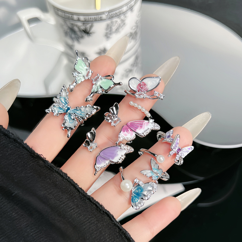 Enamel gradient butterfly ring for women, 2025 new style, fashionable and individual, cold style, niche design, index finger ring full figure