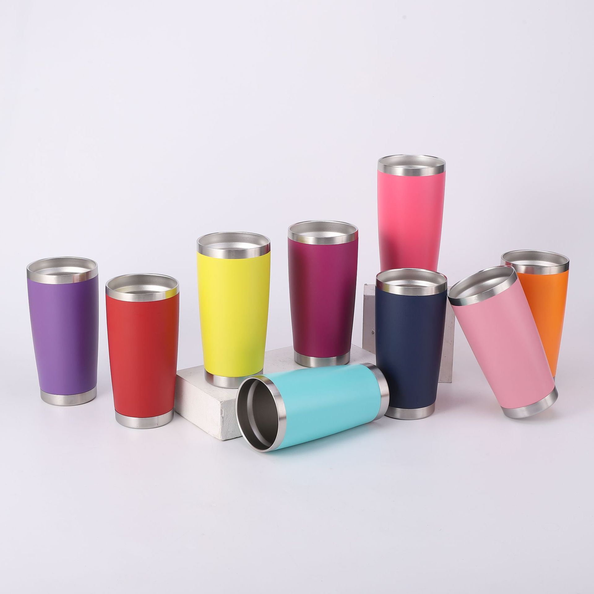Wholesale of cross-border 20oz powder-coated car cups, insulated ice cups, and 304 stainless steel vacuum double-layer insulated cups for vehicles details Picture