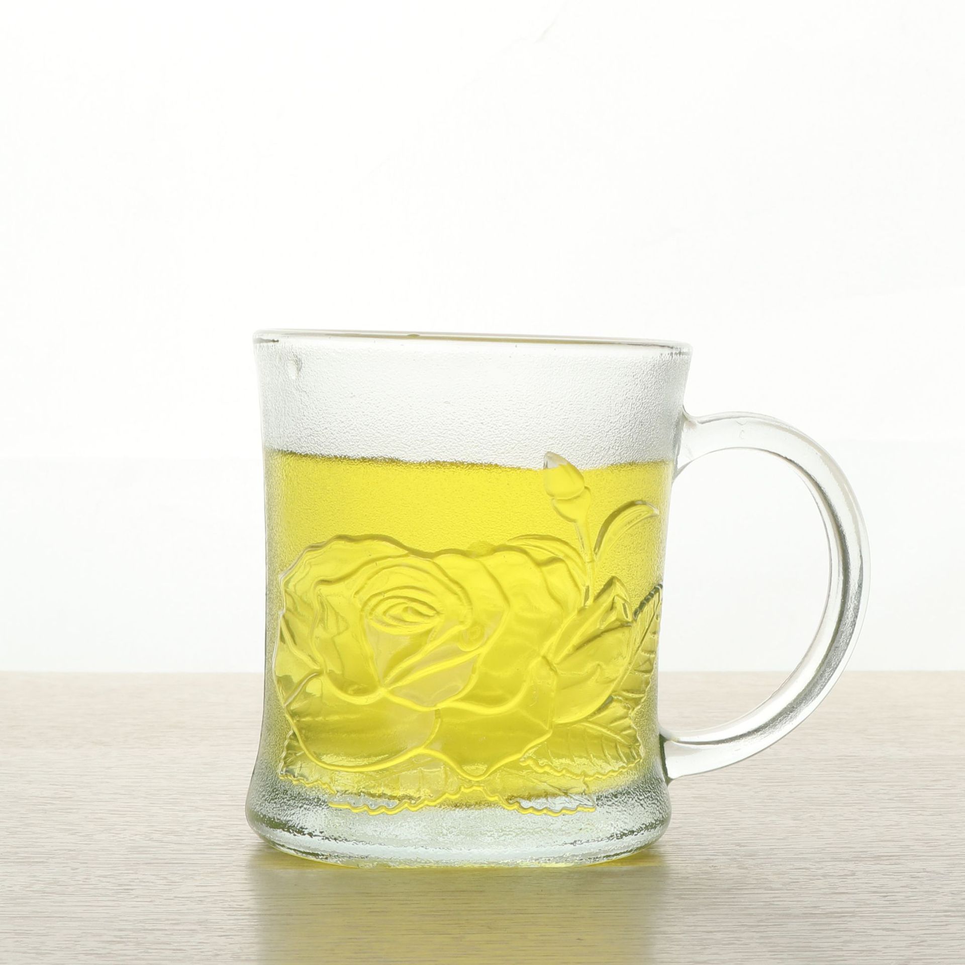 Universal draft beer cups, beer glass cups, cold water cups with handles, and household multi-functional water cups with handles Application Scenario