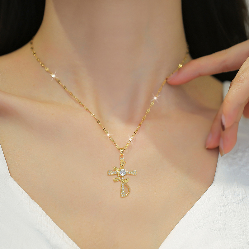 【 Titanium Steel 】 Cross-shaped flower, luxurious and elegant, internet-famous zirconium necklace, women's fashion trend collarbone chain factory details Picture