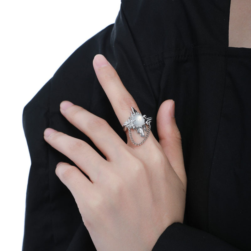 A niche design with a light luxury and high-end feel, moonstone inlaid open ring, women's pleated chain, unique and cool food ring Application Scenario