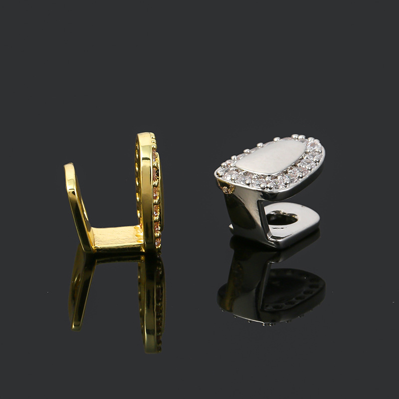 European and American HIPHOP single-piece diamond-encrusted hip-hop braces, a trendy cross-border accessory, are exclusively available for wholesale from the manufacturer Application Scenario