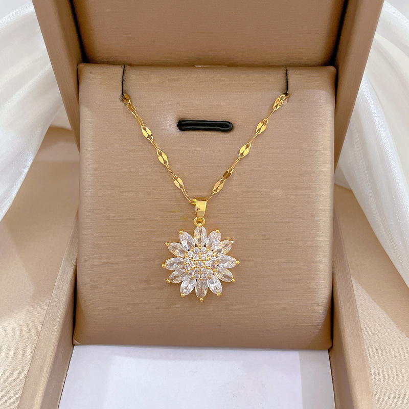 【 Titanium Steel 】 Sunflower Light Luxury Cross-border Banquet and Wedding Necklace, Versatile collarbone Chain for female Internet celebrities, Titanium steel chain full figure