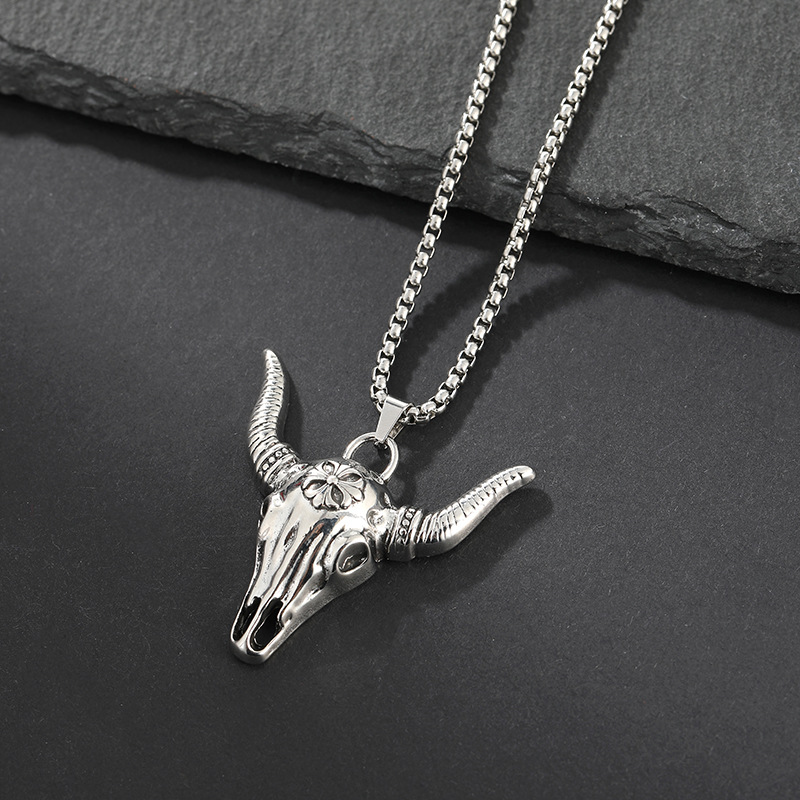 New and powerful sheep-head devil necklace, European and American personalized and fashionable men's titanium steel skull pendant sweater chain wholesale details Picture
