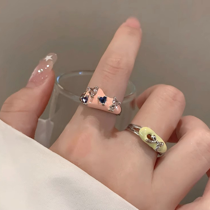 Dopamine colored drip glaze cute open ring for women, unique and sweet cool ring, adjustable index finger ring Application Scenario