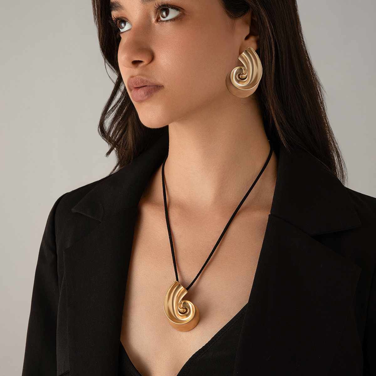 European and American cross-border ocean-style exaggerated metal threaded pendant collar necklace, punk heavy industry knot necks necklace full figure