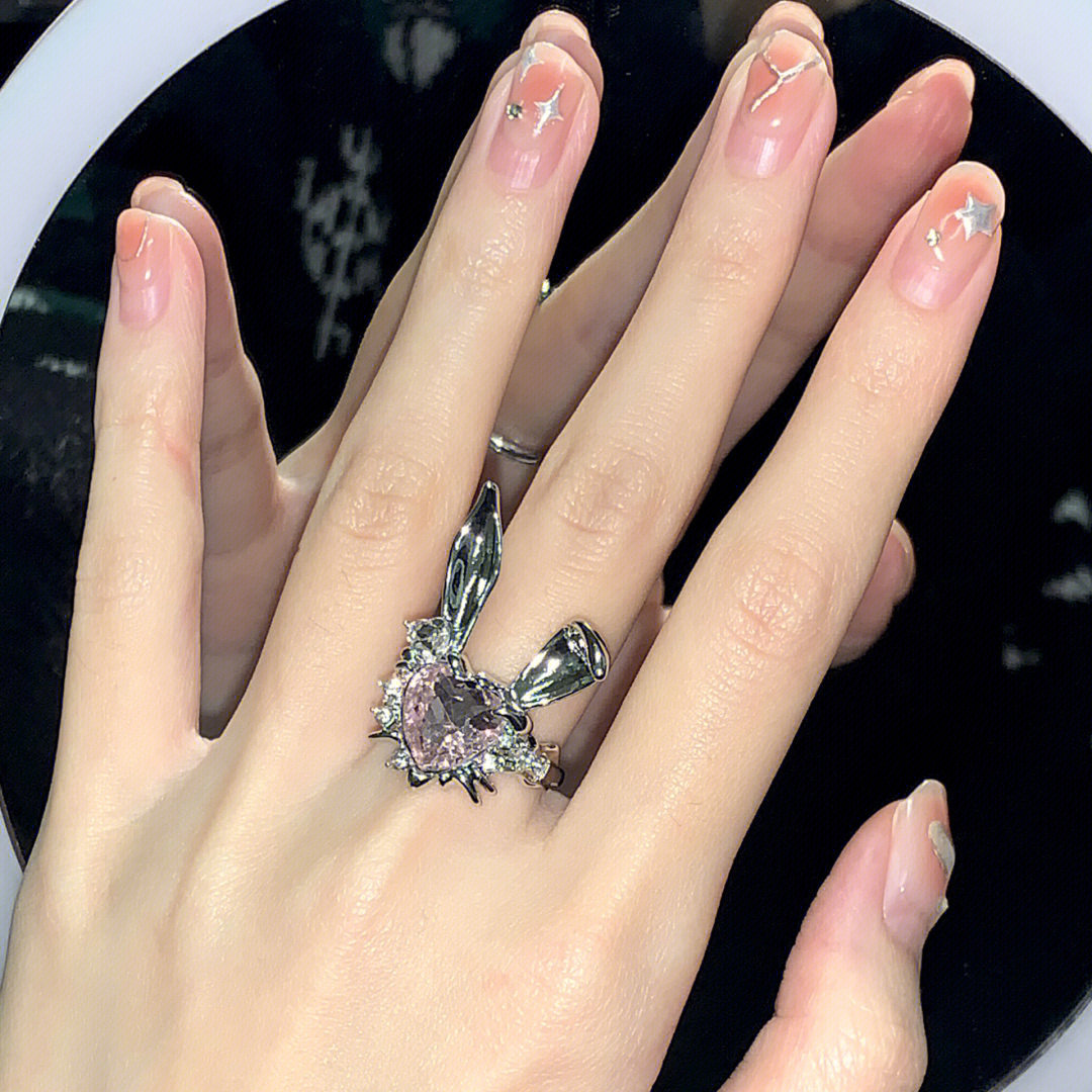 Cute, sweet, cool and playful rabbit diamond-encruted open ring, a high-end female style, sweet and girlish Korean style, versatile index finger ring Specification drawing
